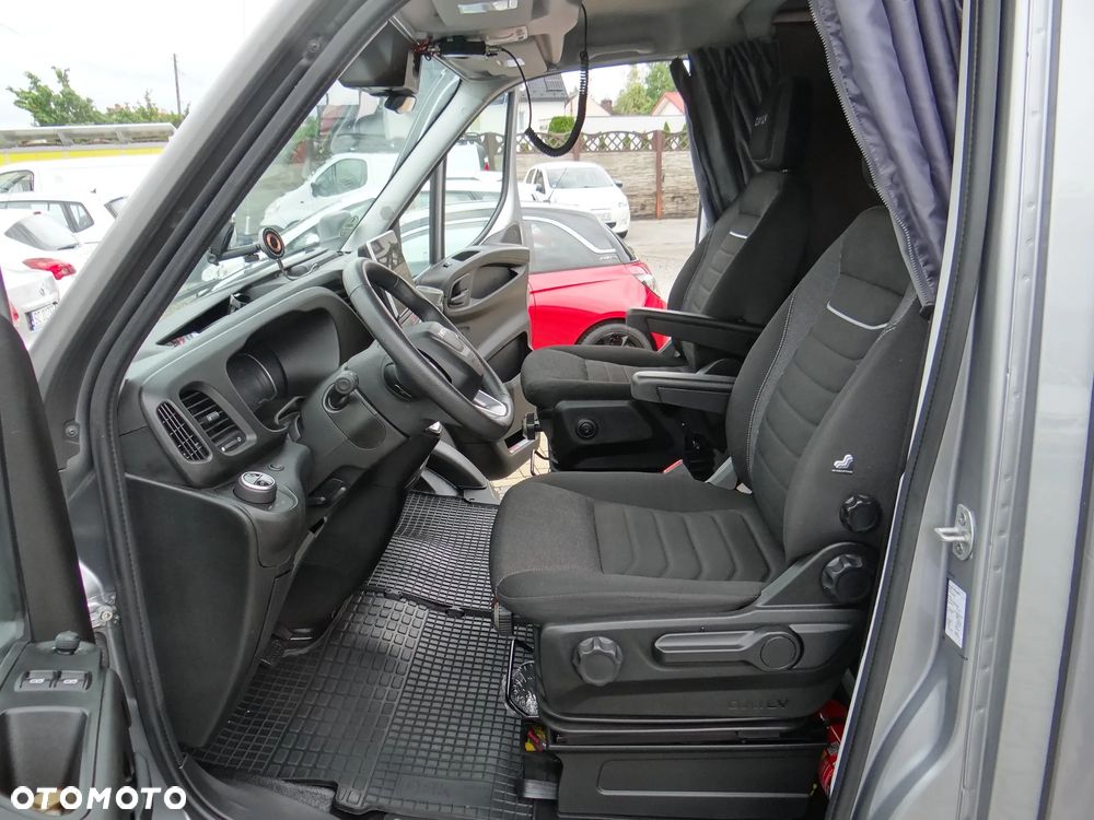 Iveco DAILY 35S-210-HiMATIC,AiR PRO,LEDY,NAVI, WEBASTO,SYPIALNIA LAMAX - 19