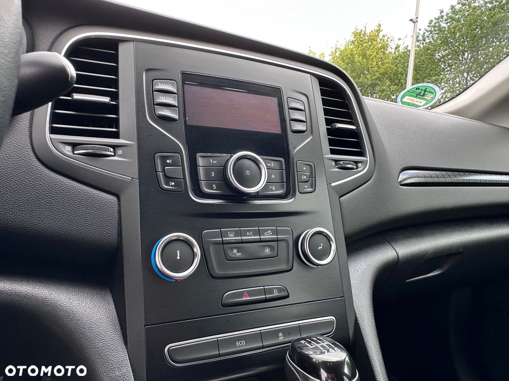 Renault Megane ENERGY TCe 100 LIFE - 24