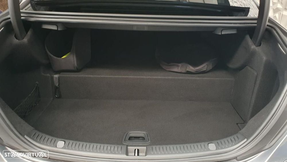 Mercedes-Benz E 300 de 9G-TRONIC AMG Line - 39