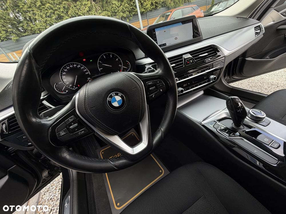 BMW Seria 5 520d - 30