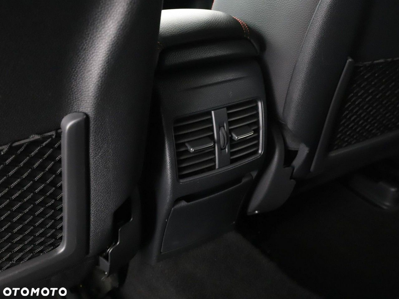 Mercedes-Benz Klasa A 180 (BlueEFFICIENCY) 7G-DCT AMG Sport - 33