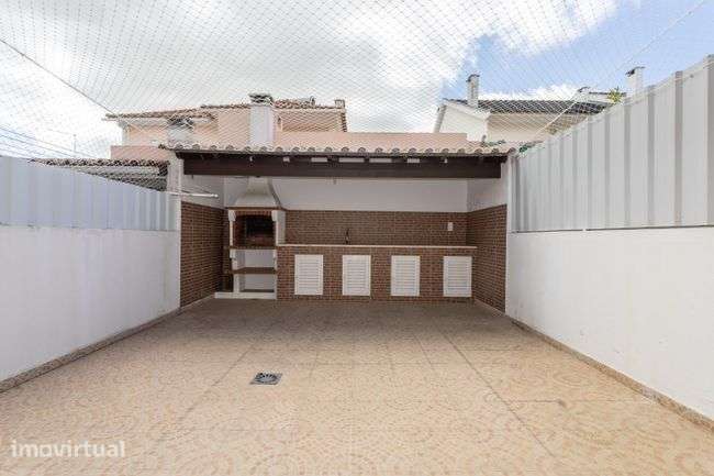 Moradia T3 + aproveitamento de sotão Vale Milhaços Corroios - Grande imagem: 4/7