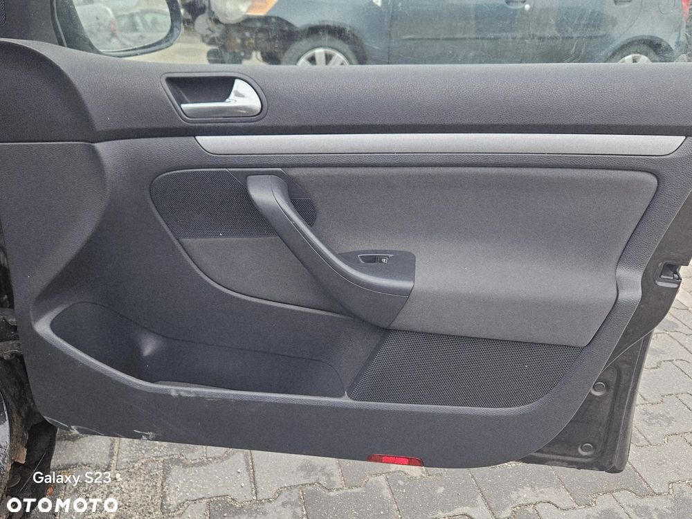 Tapicerka boczek drzwi lewy prawy przód VW Golf 5 V Goal 2006r 5d hatchback - 2