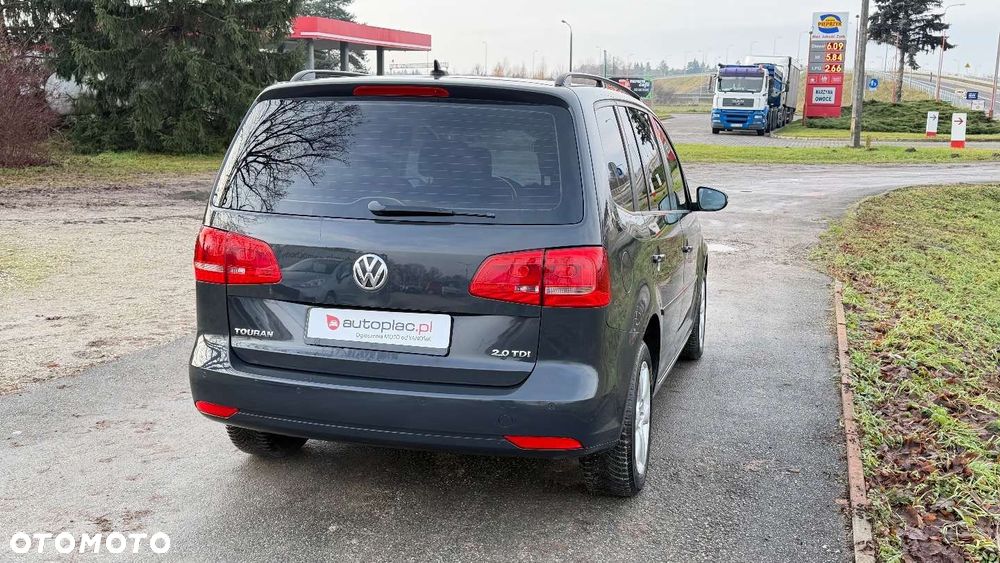 Volkswagen Touran - 16