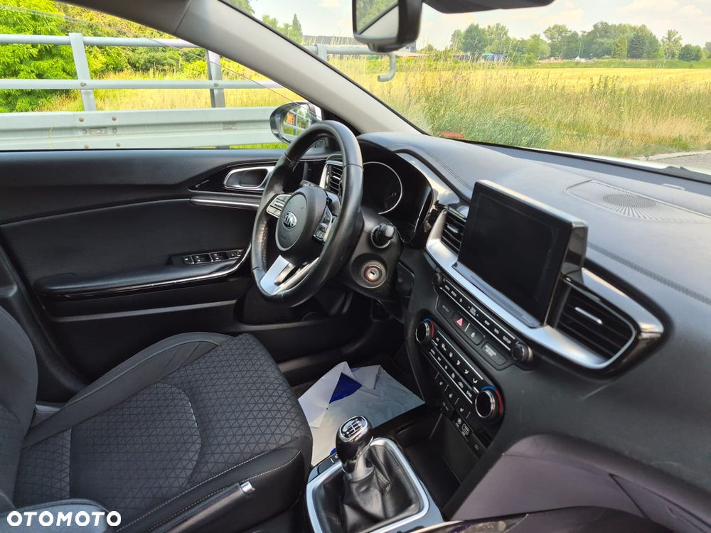 Kia Ceed 1.6 CRDi Platinum Edition - 25