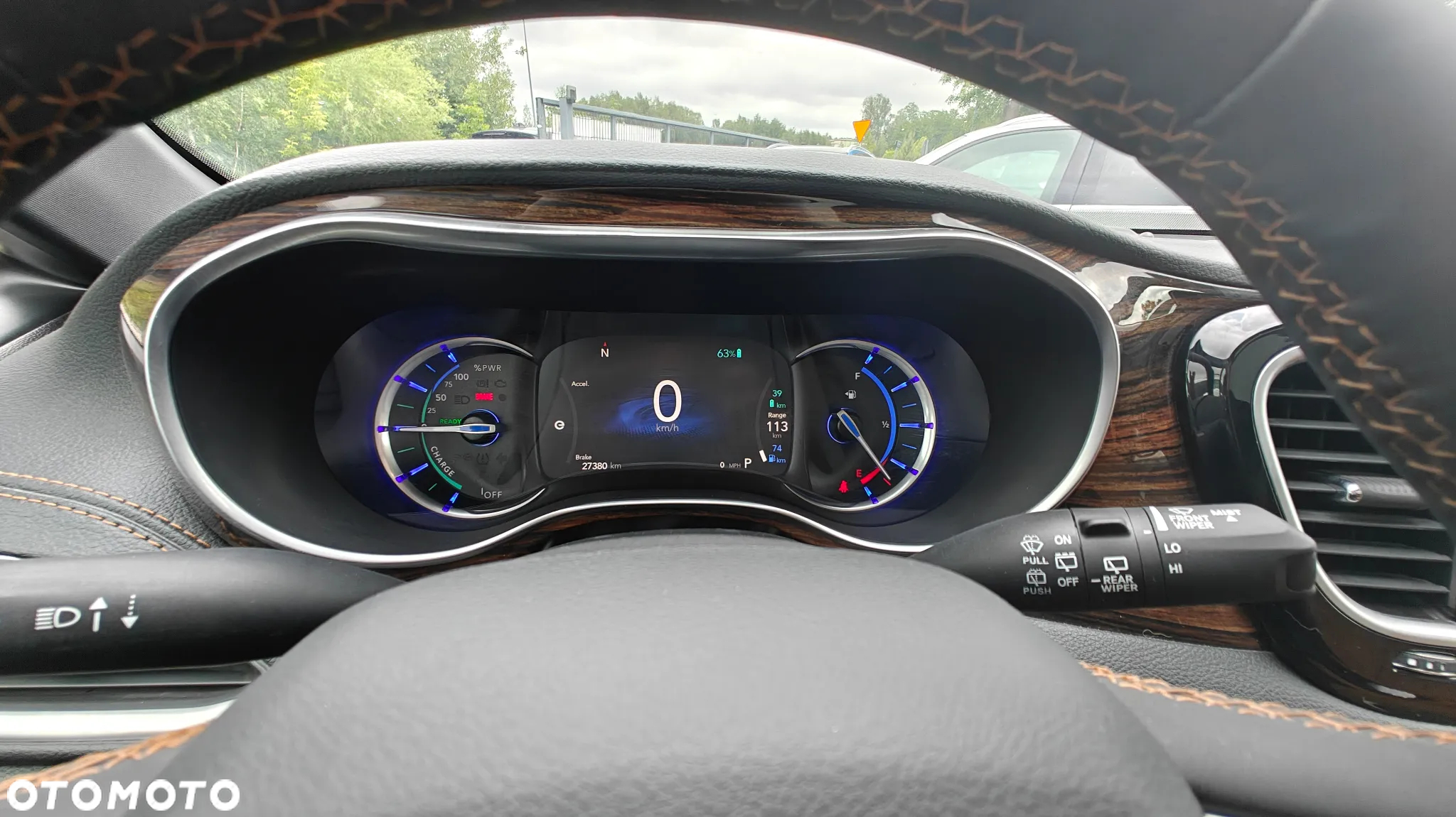 Chrysler Pacifica - 23