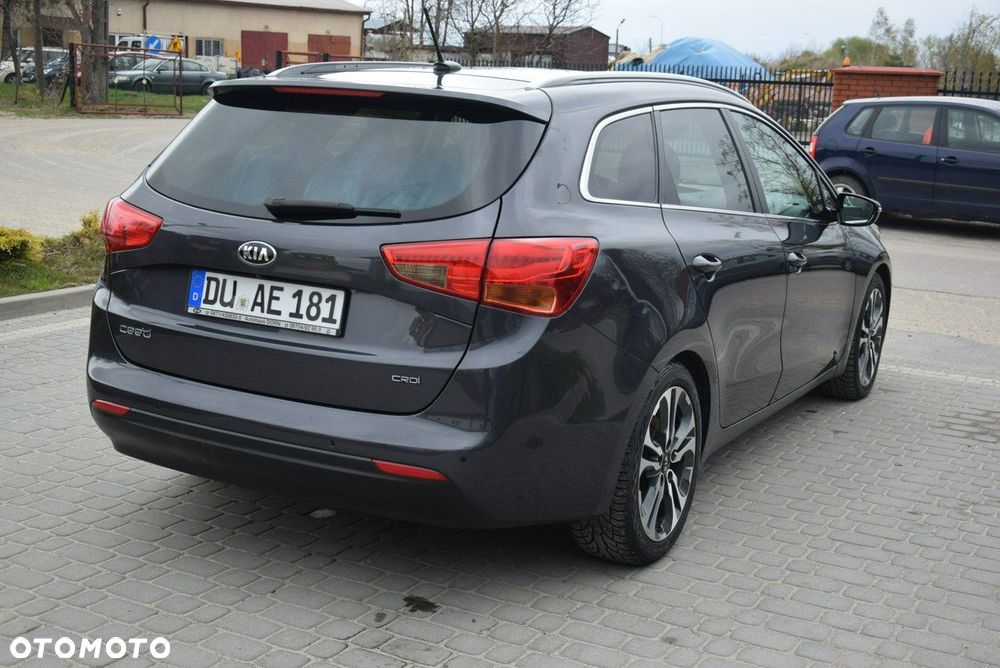 Kia Ceed 1.6 CRDi 128 ISG Spirit - 13