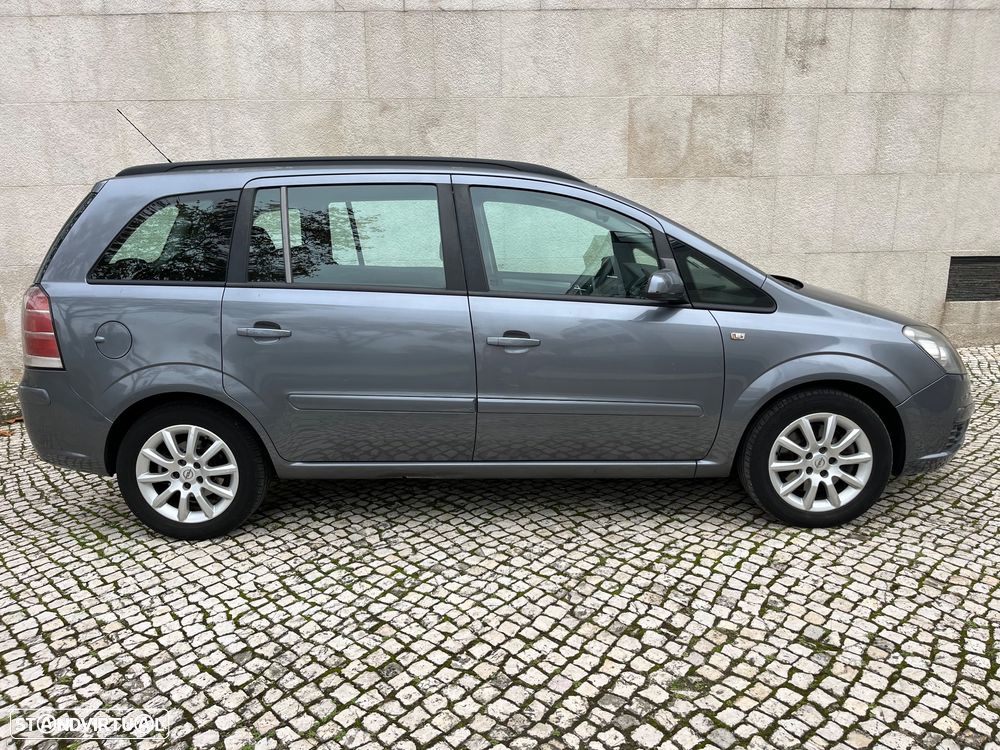 Opel Zafira 1.9 CDTi Enjoy - 19