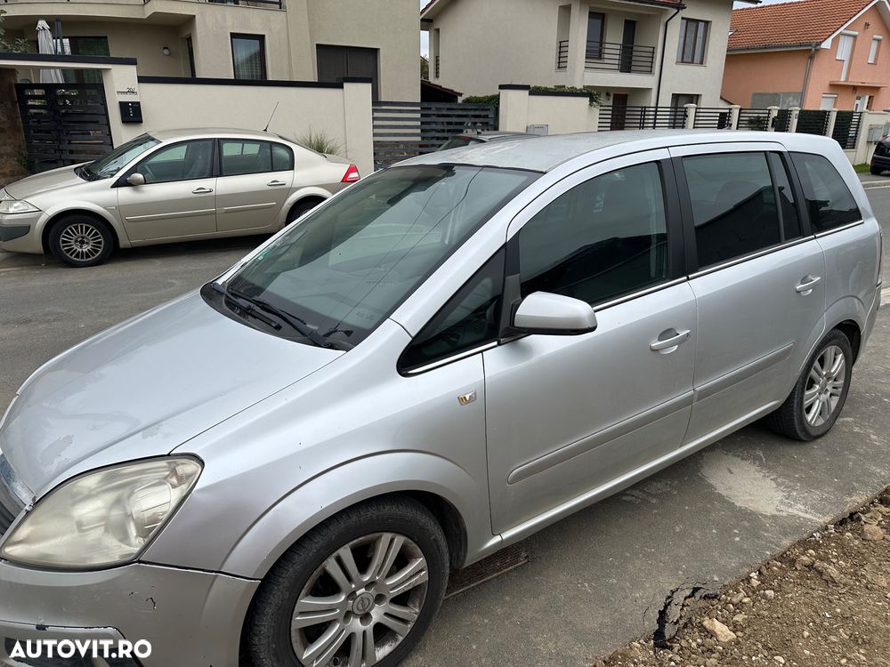 Opel Zafira 1.9 CDTI Essentia - 2