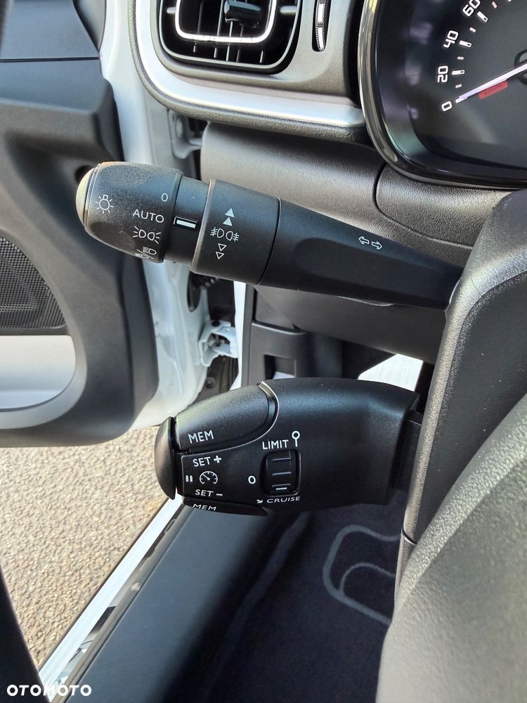 Citroën C3 1.2 PureTech Shine - 22