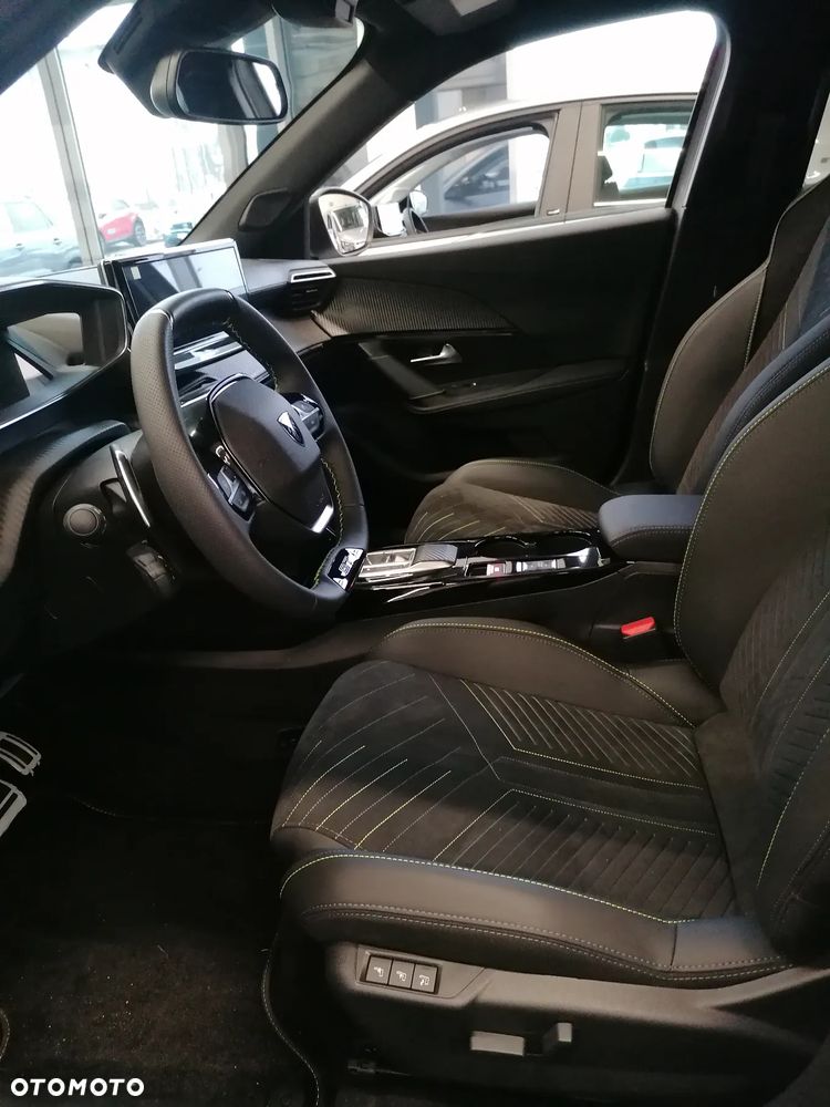 Peugeot 2008 PureTech mHEV GT e-DCS6 - 7