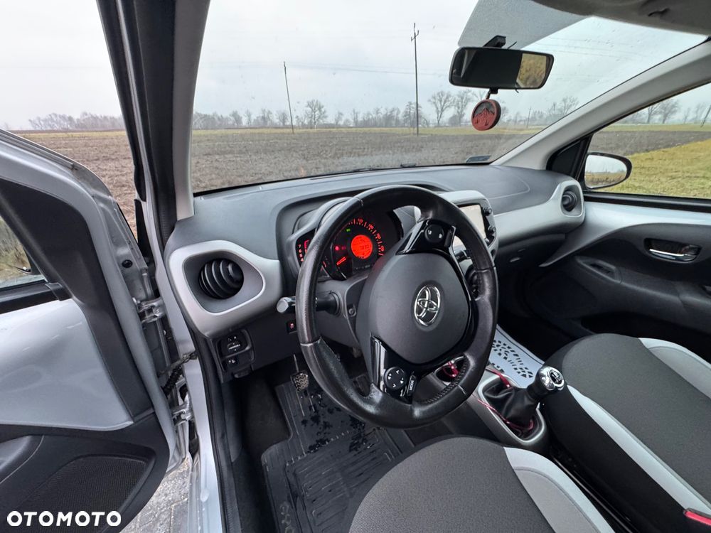 Toyota Aygo x-cite - 15