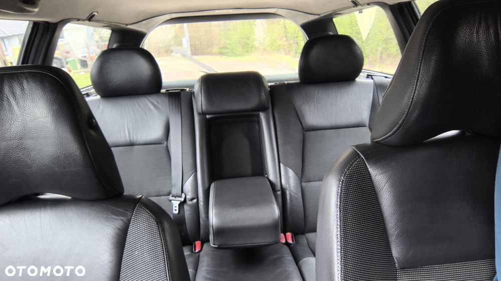 Volvo V70 - 3