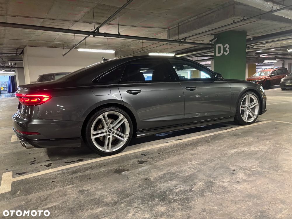 Audi S8 - 11