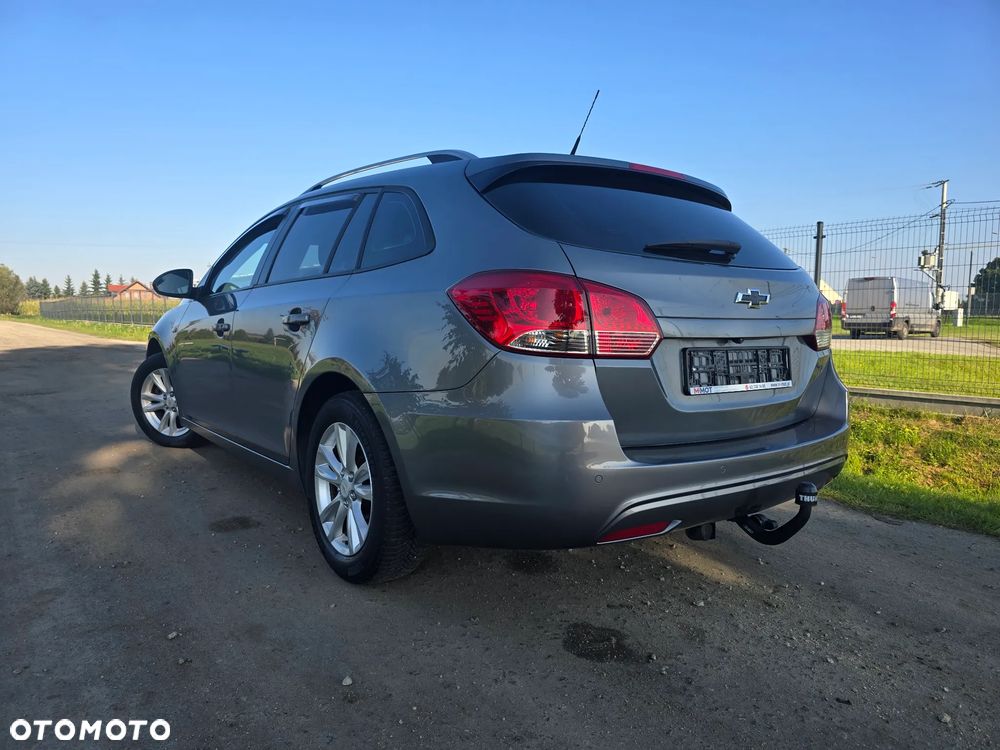 Chevrolet Cruze 1.6 LS+ - 3