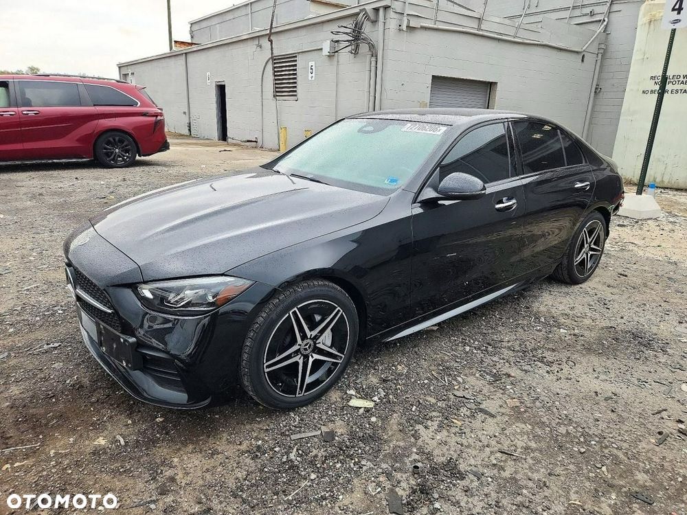 Mercedes-Benz Klasa C 300 4Matic 9G-TRONIC AMG Line - 1
