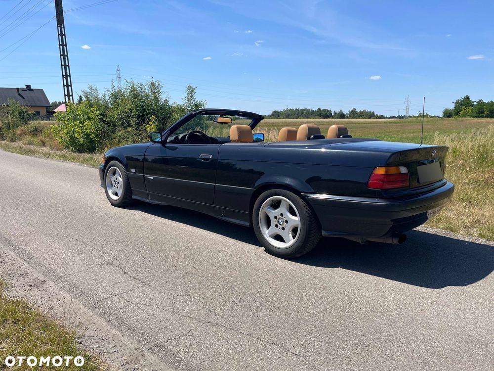 BMW Seria 3 320i Cabriolet - 3