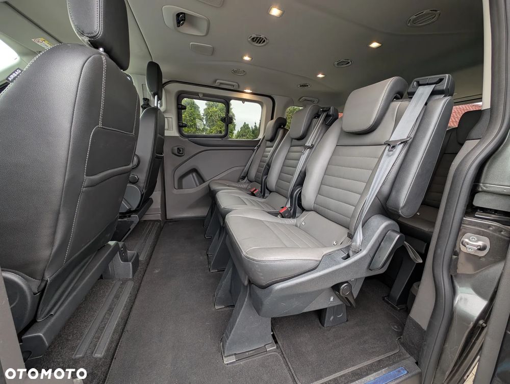 Ford Tourneo Custom 320 L2H1 VA Autm Titanium X - 29