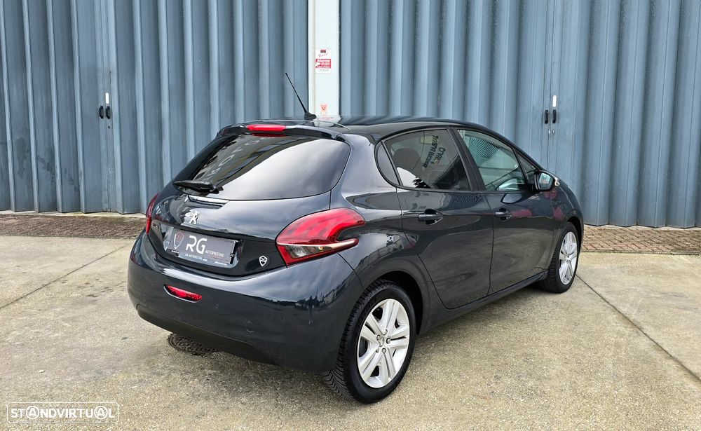 Peugeot 208 1.2 PureTech Signature - 5