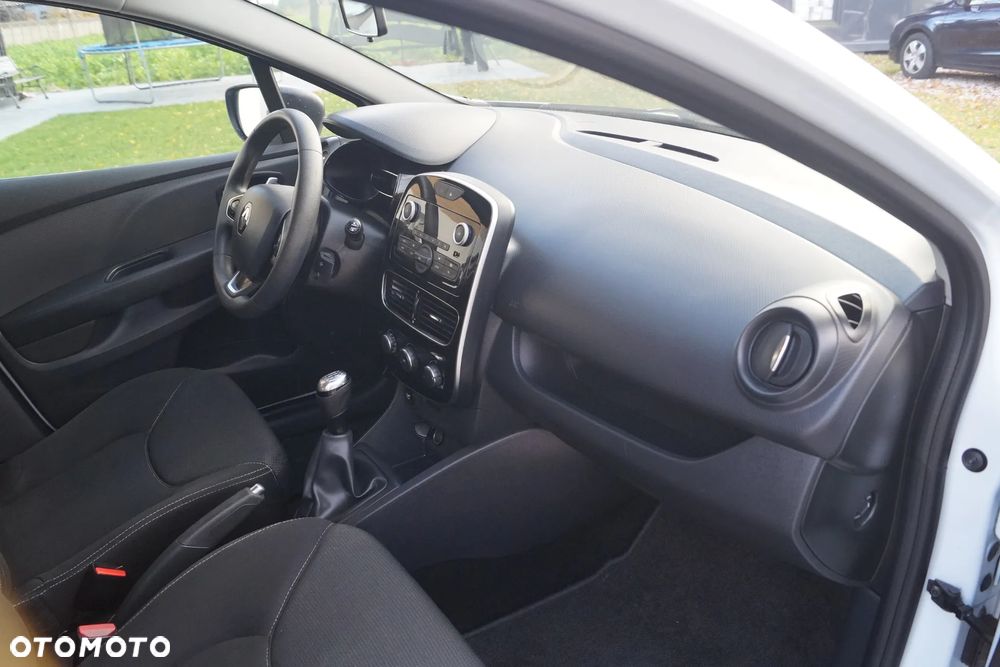 Renault Clio 1.2 16V 75 LIMITED - 12