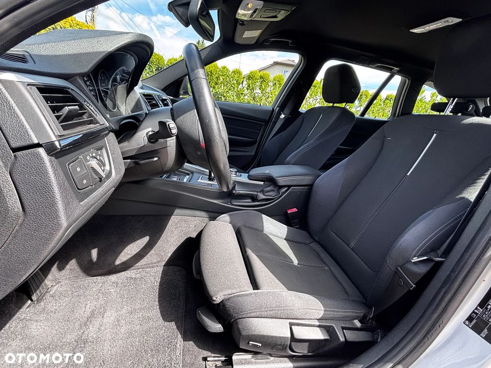 BMW Seria 3 328i Sport-Aut - 11