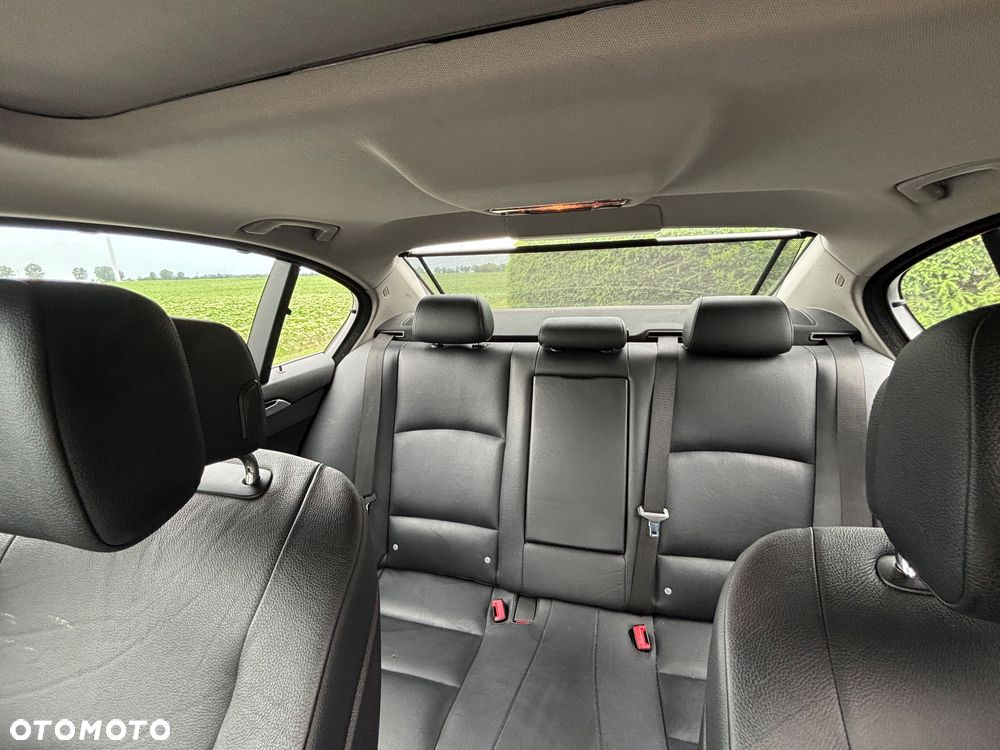 BMW Seria 5 535i xDrive - 17