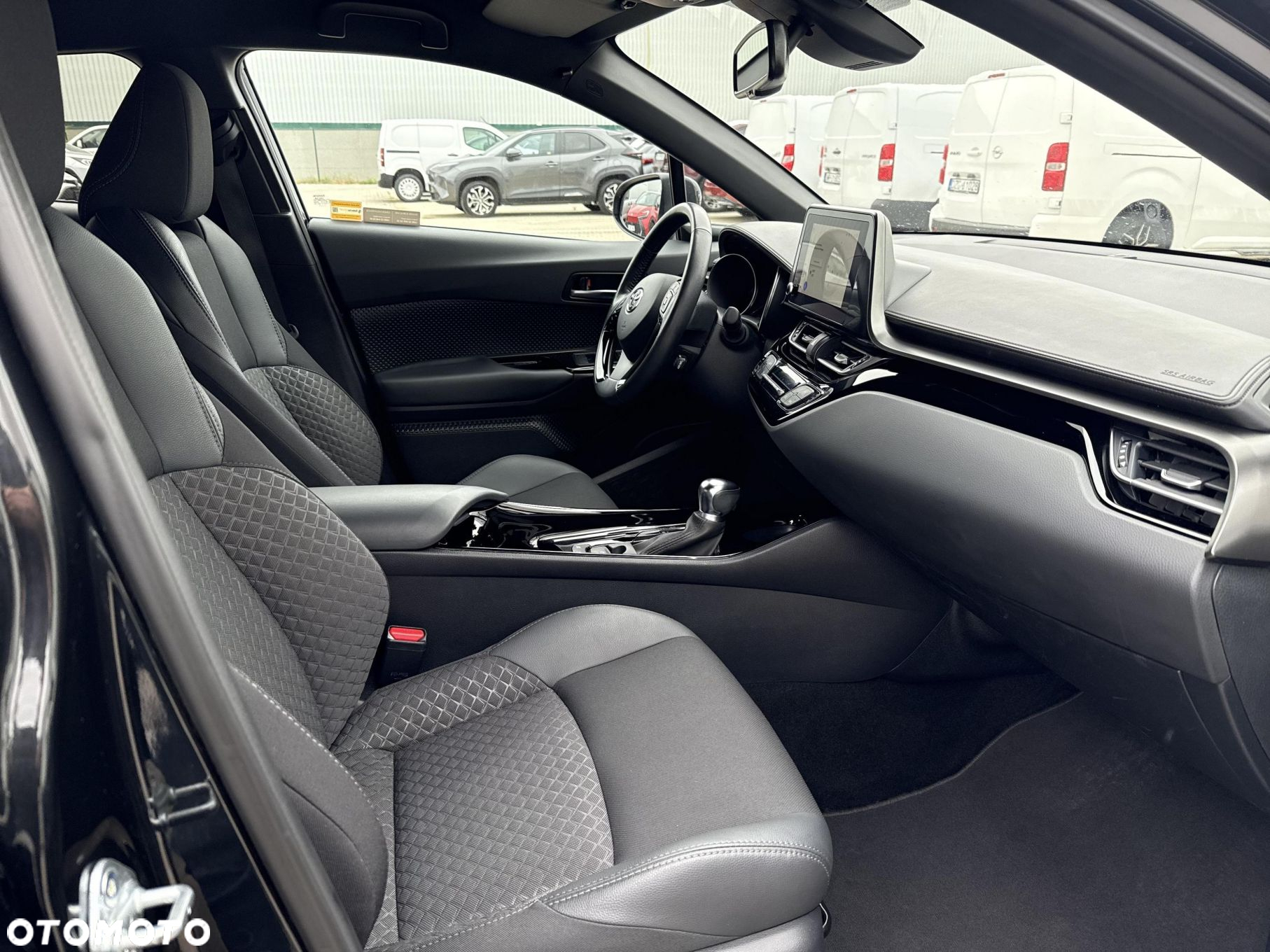 Toyota C-HR - 9