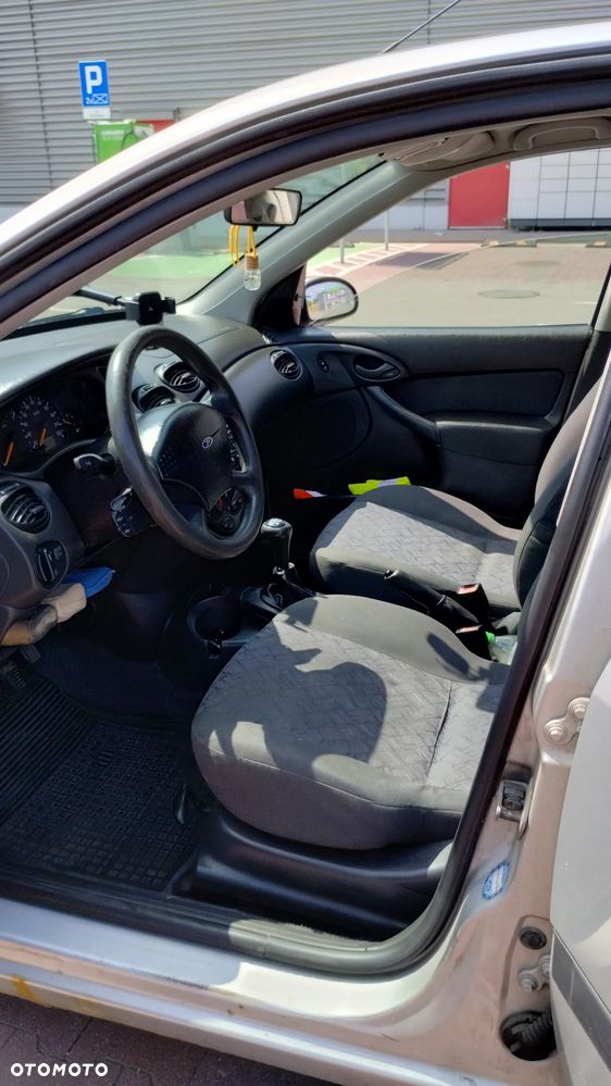 Ford Focus 1.6 Ambiente - 5