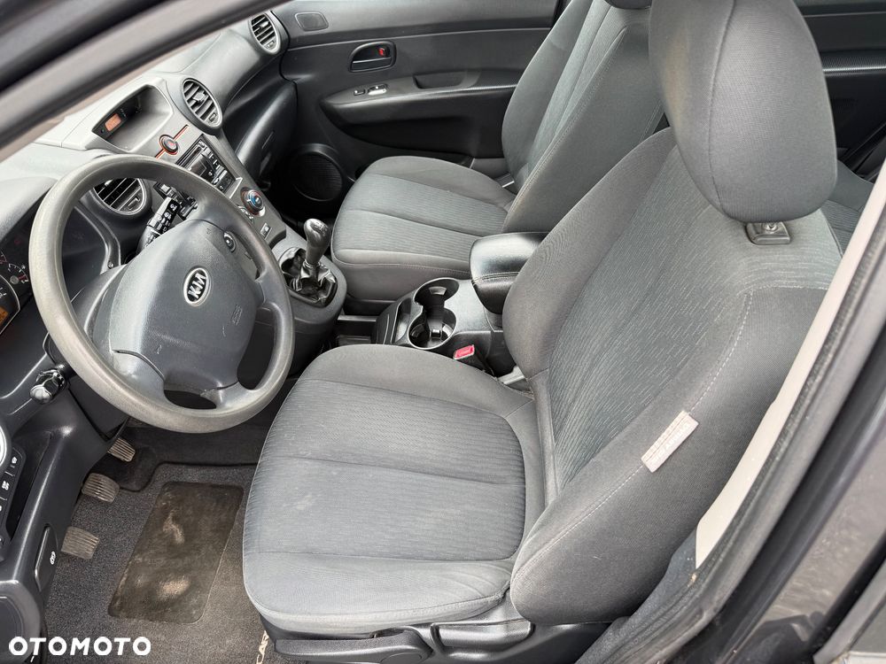 Kia Carens 2.0 CVVT EX - 16