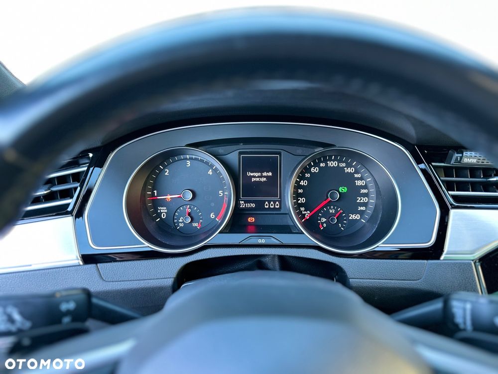 Volkswagen Passat Variant 2.0 TDI EVO Elegance DSG - 16