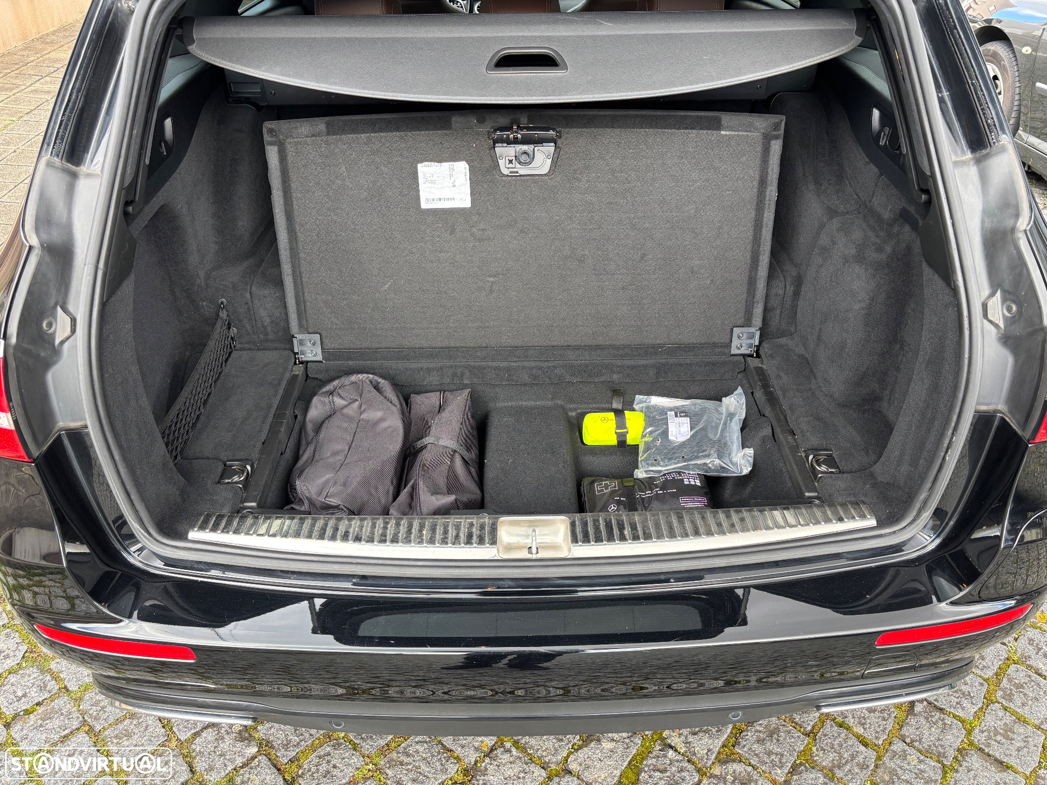 Mercedes-Benz E 300 de Avantgarde 4Matic - 35