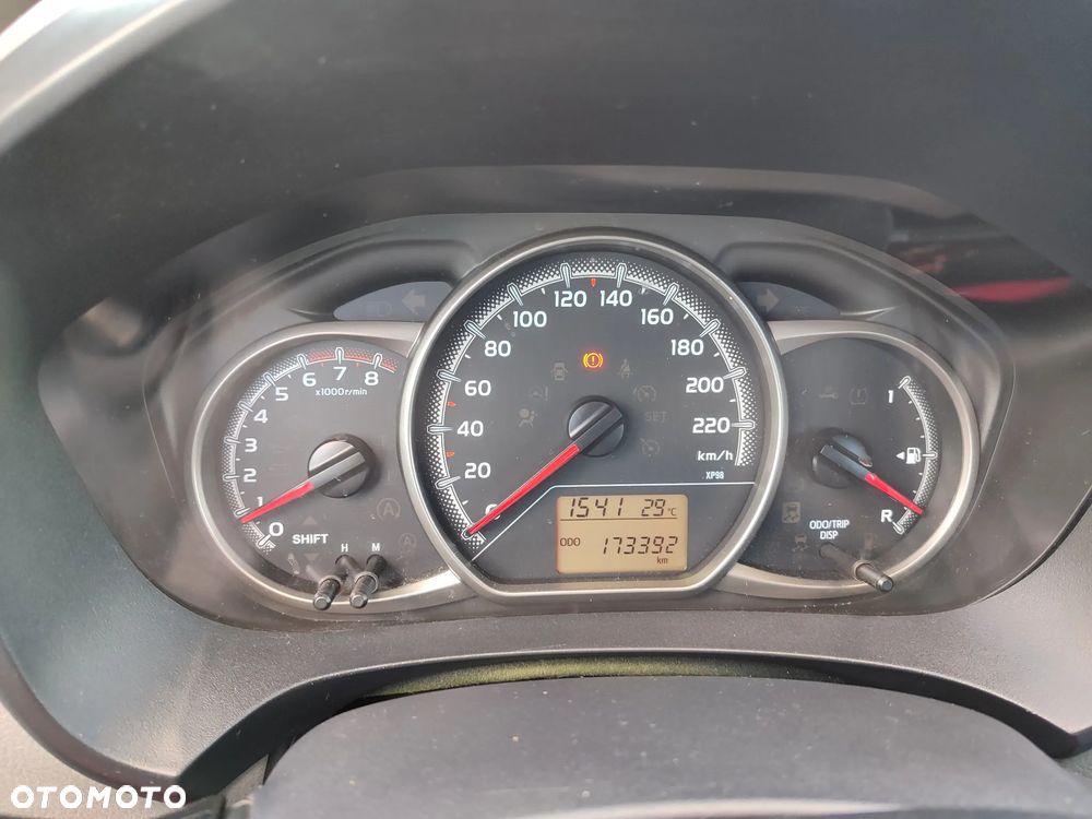 Toyota Yaris 1.0 Premium - 12