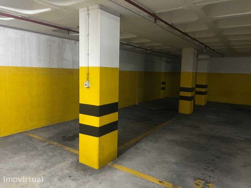 Lugar de garagem duplo na Avenida da Boavista - Grande imagem: 2/3