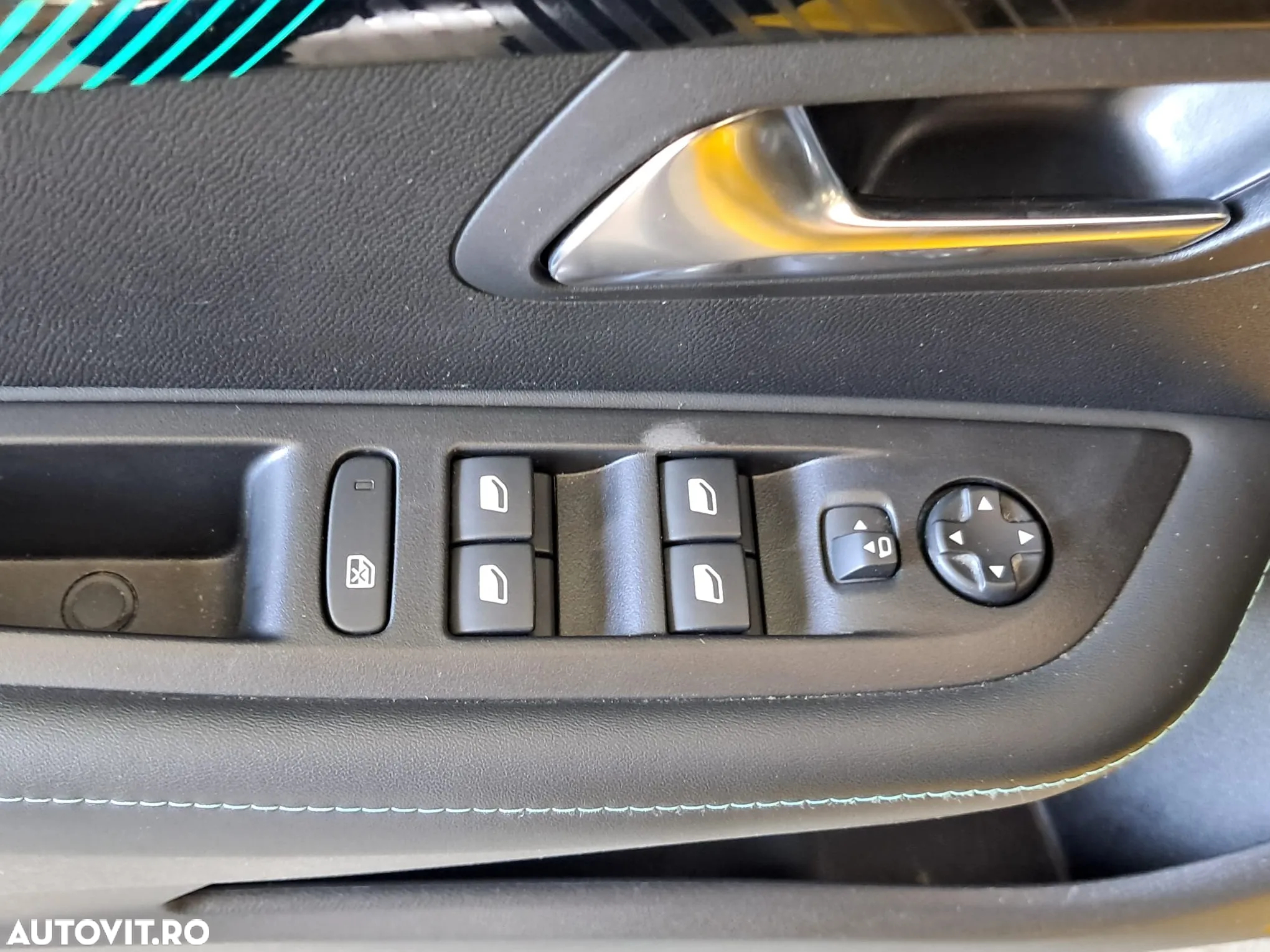 Peugeot 208 1.2 L PureTech STT EAT8 Allure Pack - 9