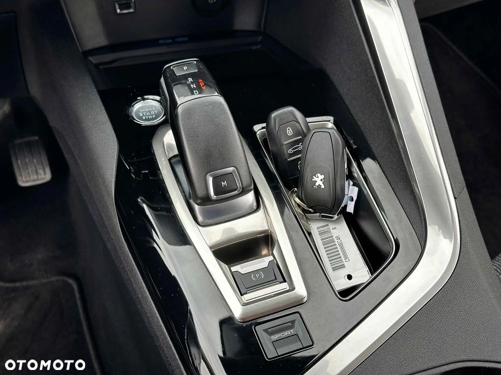 Peugeot 3008 PureTech 130 Stop & Start GPF EAT8 Allure - 27