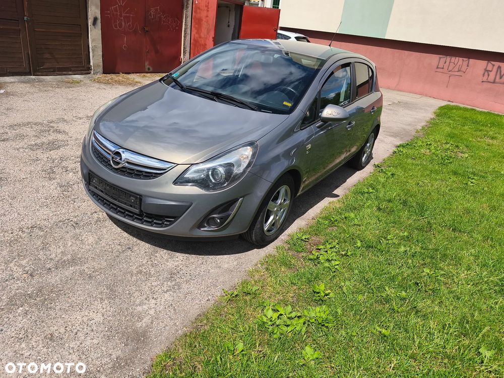 Opel Corsa 1.4 16V Color Edition - 4
