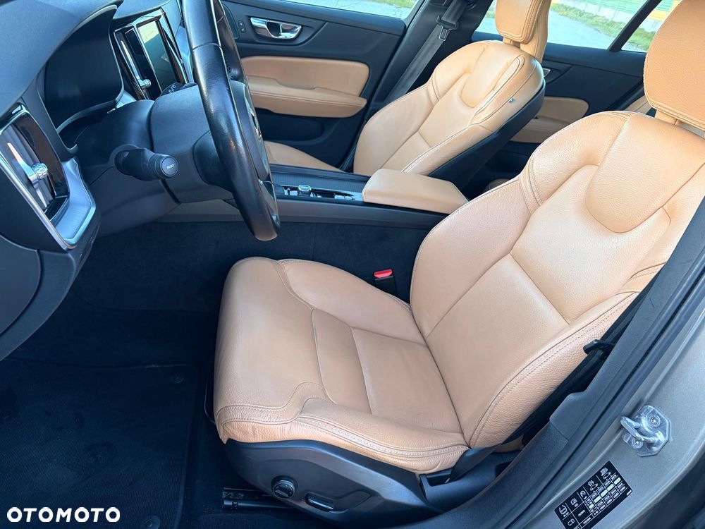 Volvo V60 Cross Country T5 AWD Geartronic Pro - 10