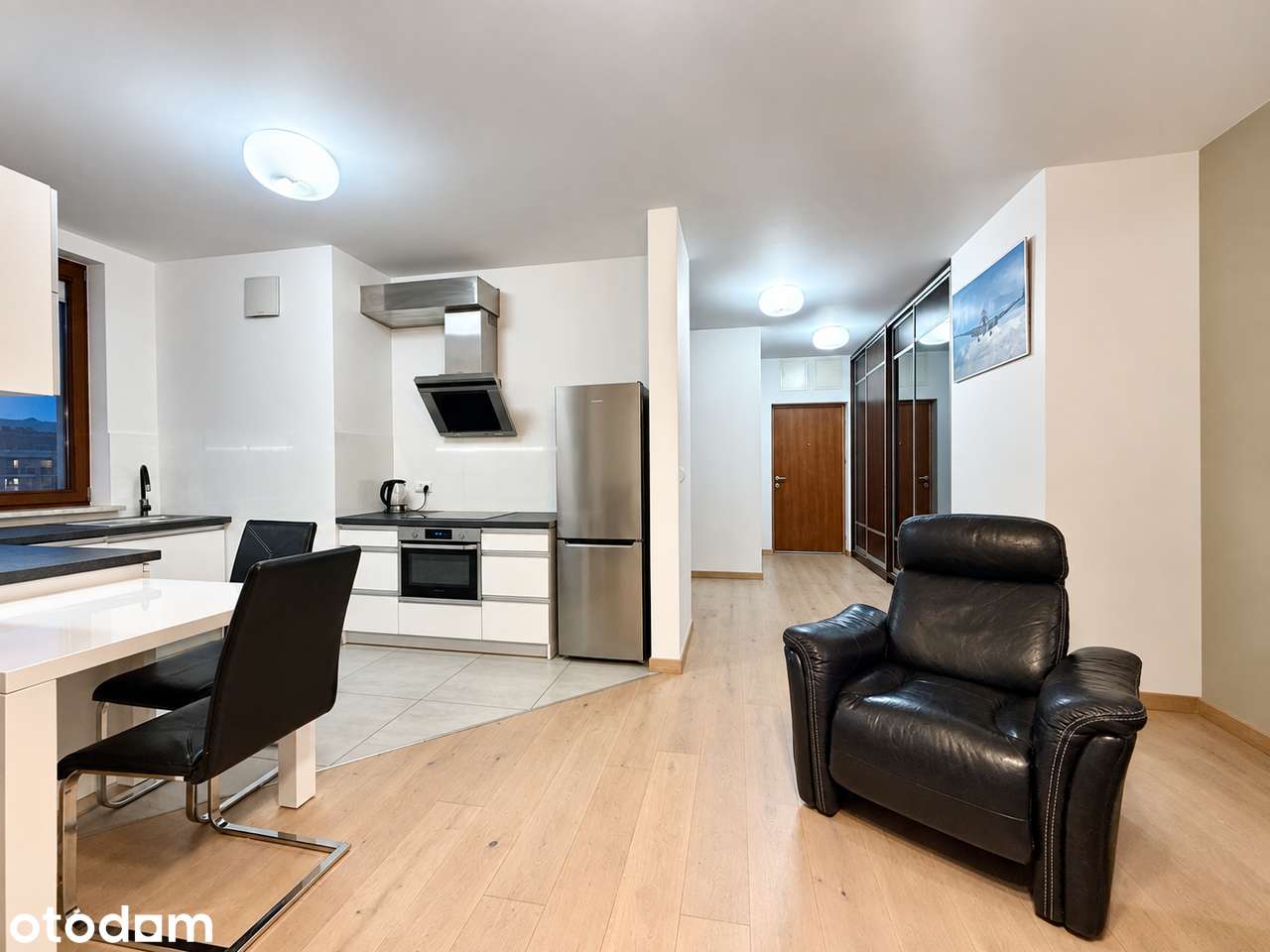 Mieszkanie 53 m²- dwa pokoje z balkonem i garażem na Mokotowie