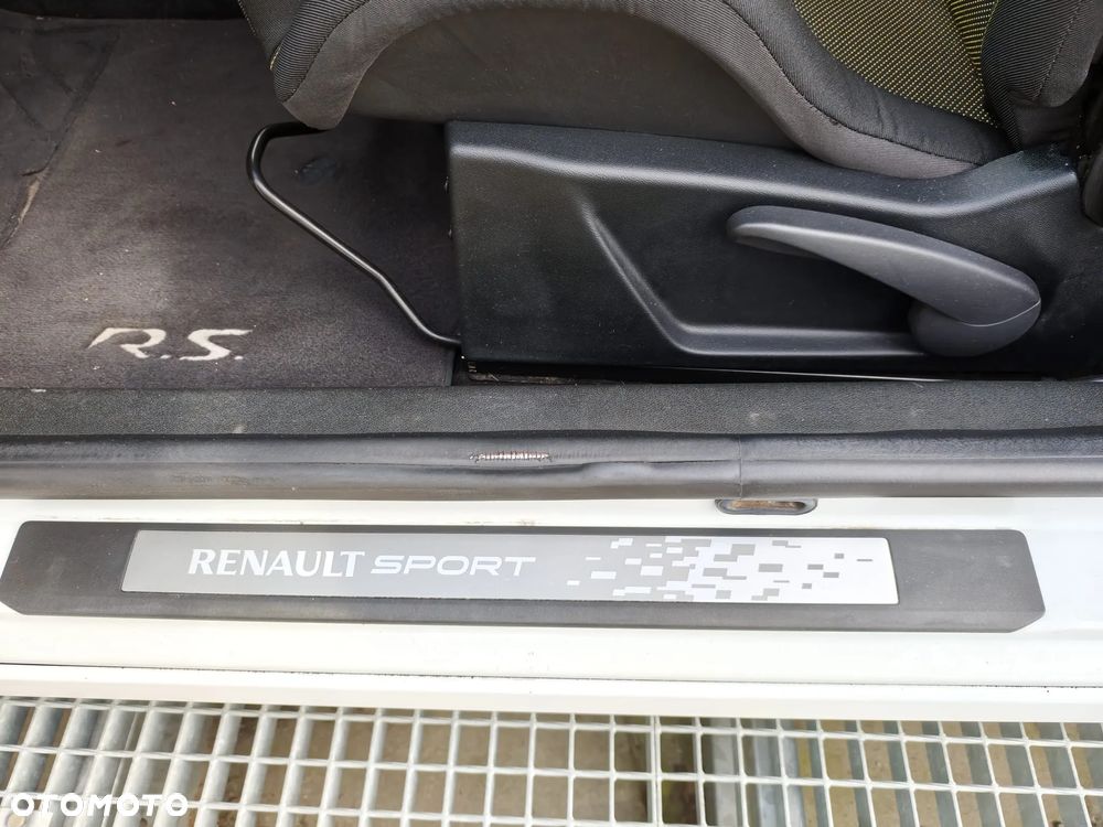 Renault Megane 2.0 16V R.S - 10