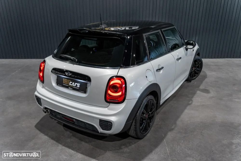 MINI 5 Portas Cooper D Auto - 53