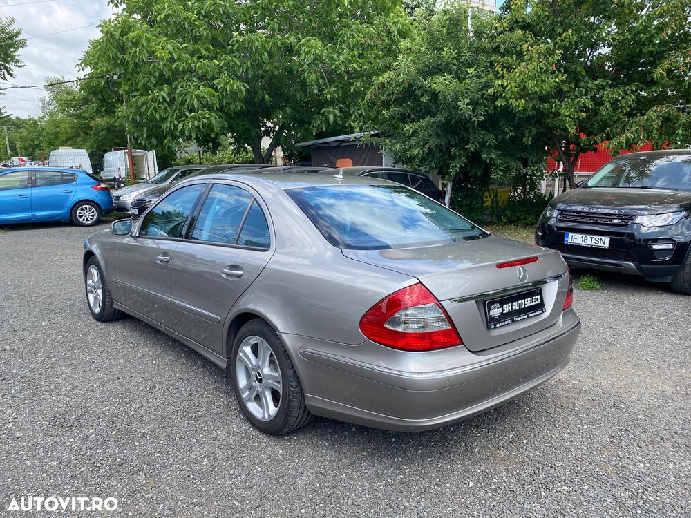 Mercedes-Benz E - 12