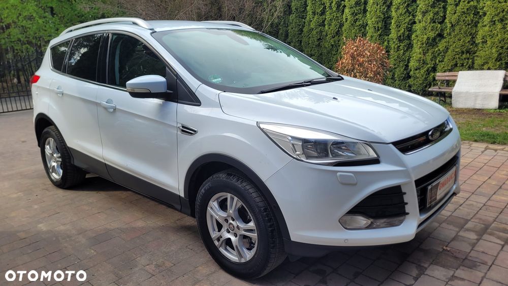 Ford Kuga 2.0 TDCi 2x4 Titanium - 4