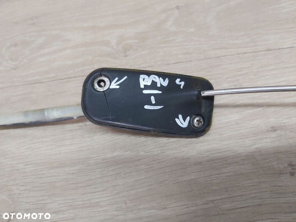 Toyota RAV4 I 2,0 antena bat mocowanie - 3