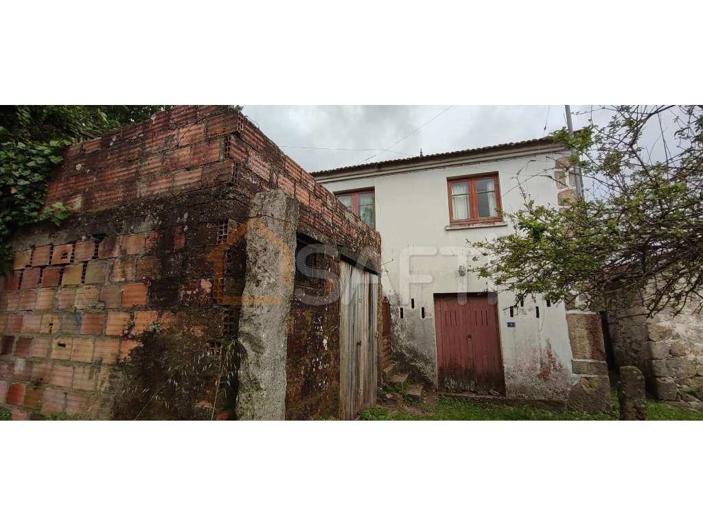 Moradia T2 para recuperação - Grande imagem: 2/13