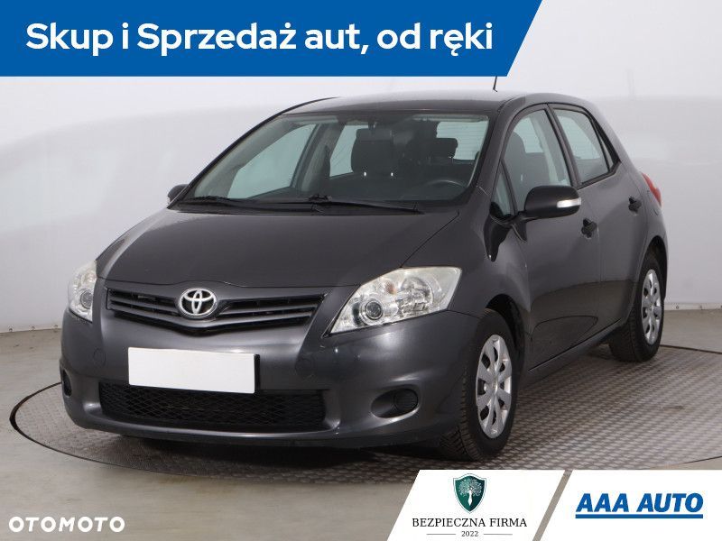 Toyota Auris - 3