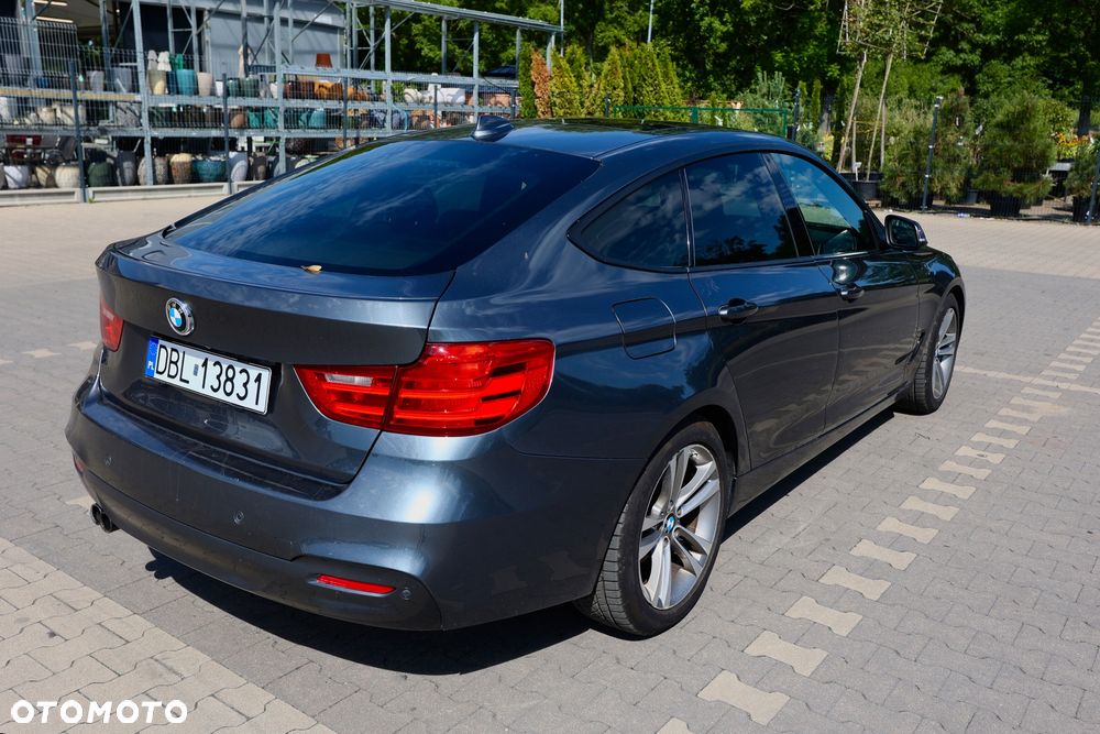 BMW Seria 3 328i xDrive Sport Line - 7