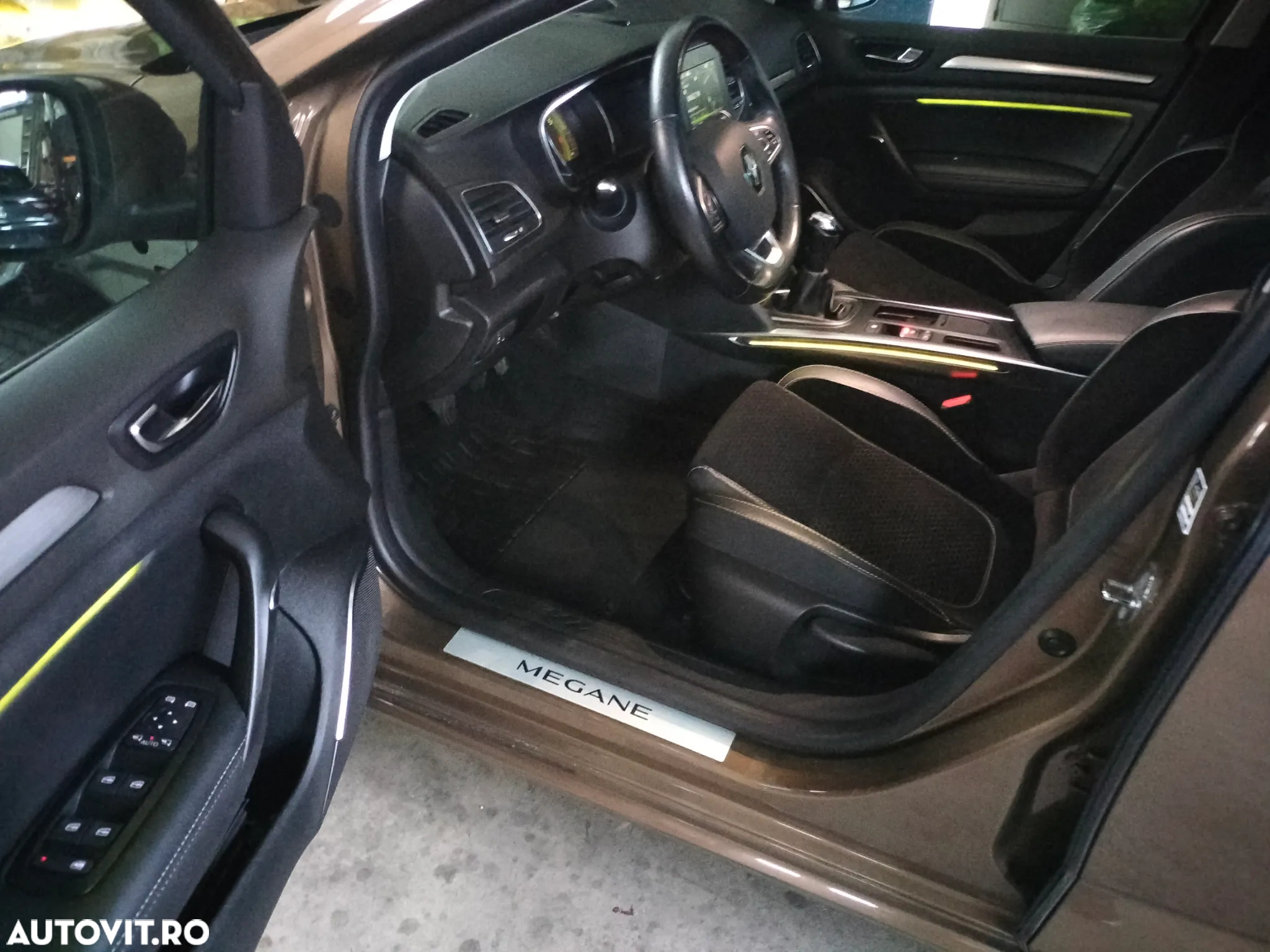 Renault Megane Grandtour ENERGY TCe 130 BUSINESS - 10