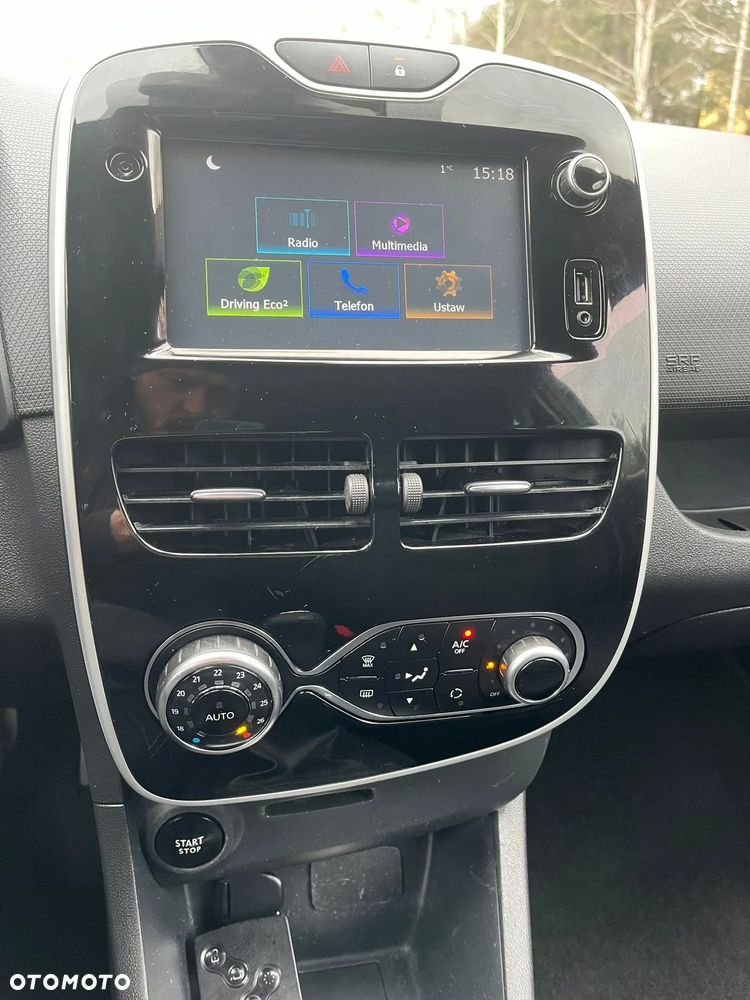 Renault Clio 1.2 16V 75 LIMITED - 11