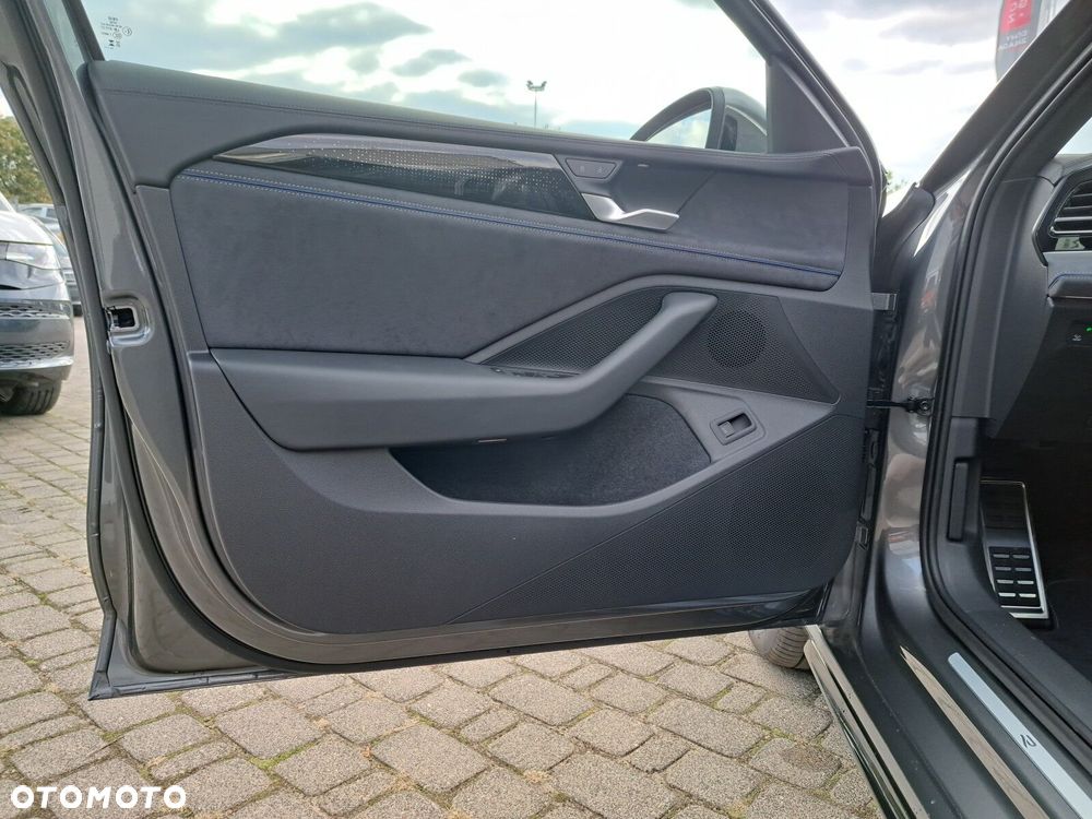 Volkswagen Passat 2.0 TDI SCR 4Mot R-Line DSG - 13