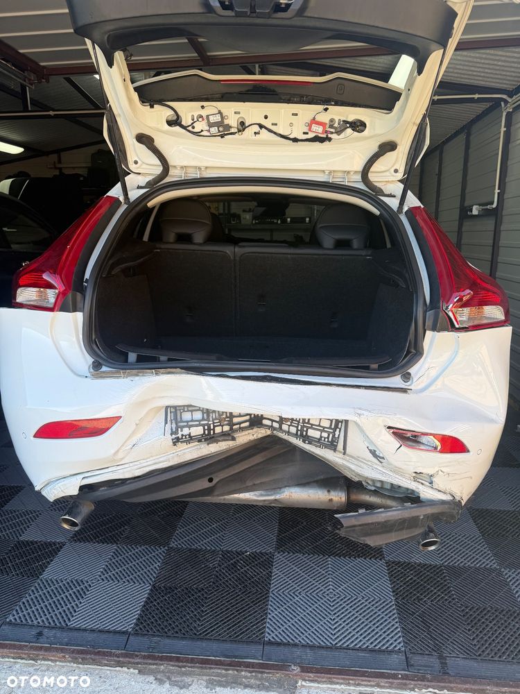 Volvo V40 D3 Momentum - 24